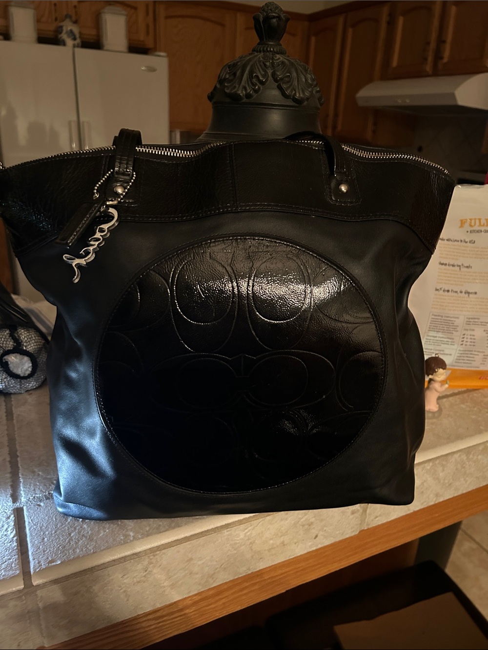 Coach Black Leather Embossed Circle Tote With Matching Wallet and Coin Purse. - Picture 2 of 16